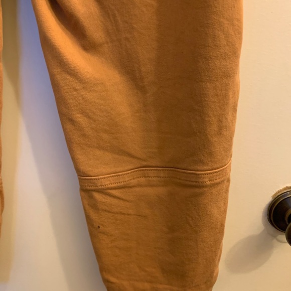 Everlane Barrel Utility Jeans in Camel - Picture 5 of 5